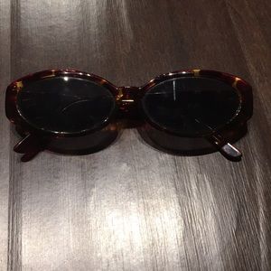 VINTAGE TURTLE SHELL SUN GLASSES